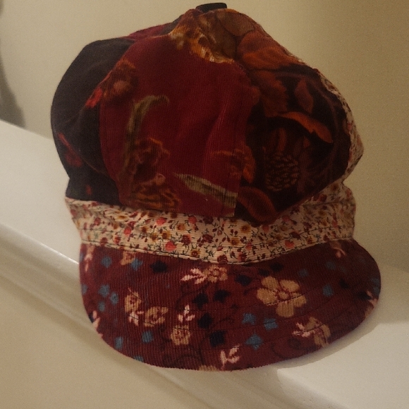 Floral Patterned Caps Set - Picture 2 of 3